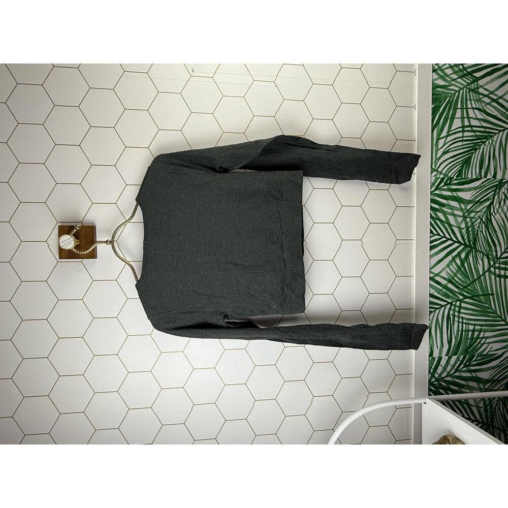 **SOLD** Lululemon Ebb to Street Long Sleeve Shirt - Size - 6 - Picture 6 of 7